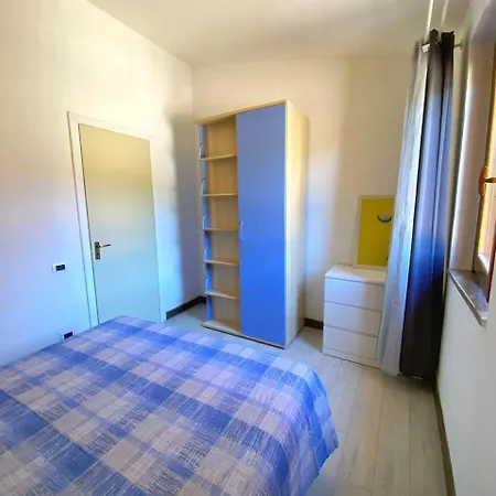 Paradise Flat 46-47 - View, Garden & Parking - 200m *