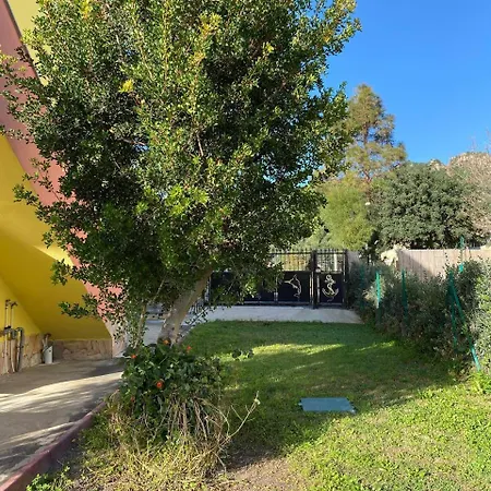 Paradise Flat 46-47 - View, Garden & Parking - 200m *
