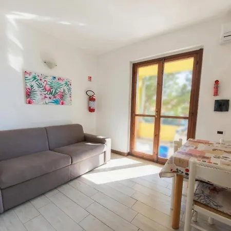 Paradise Flat 46-47 - View, Garden & Parking - 200m